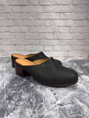 Adelante Shoe Co. Camila Mule in Black Leather W8.5D